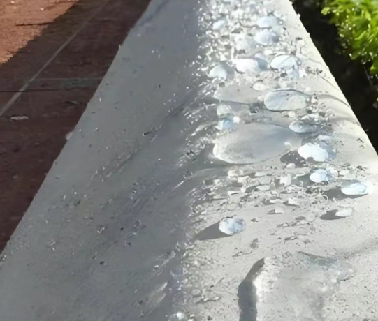 哈巴河硅烷浸渍涂料在混凝土保护中的应用